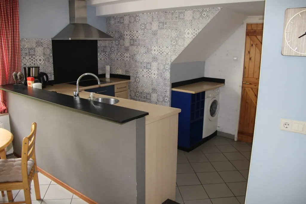 De keuken van De Wingerd vanaf de eetkamer